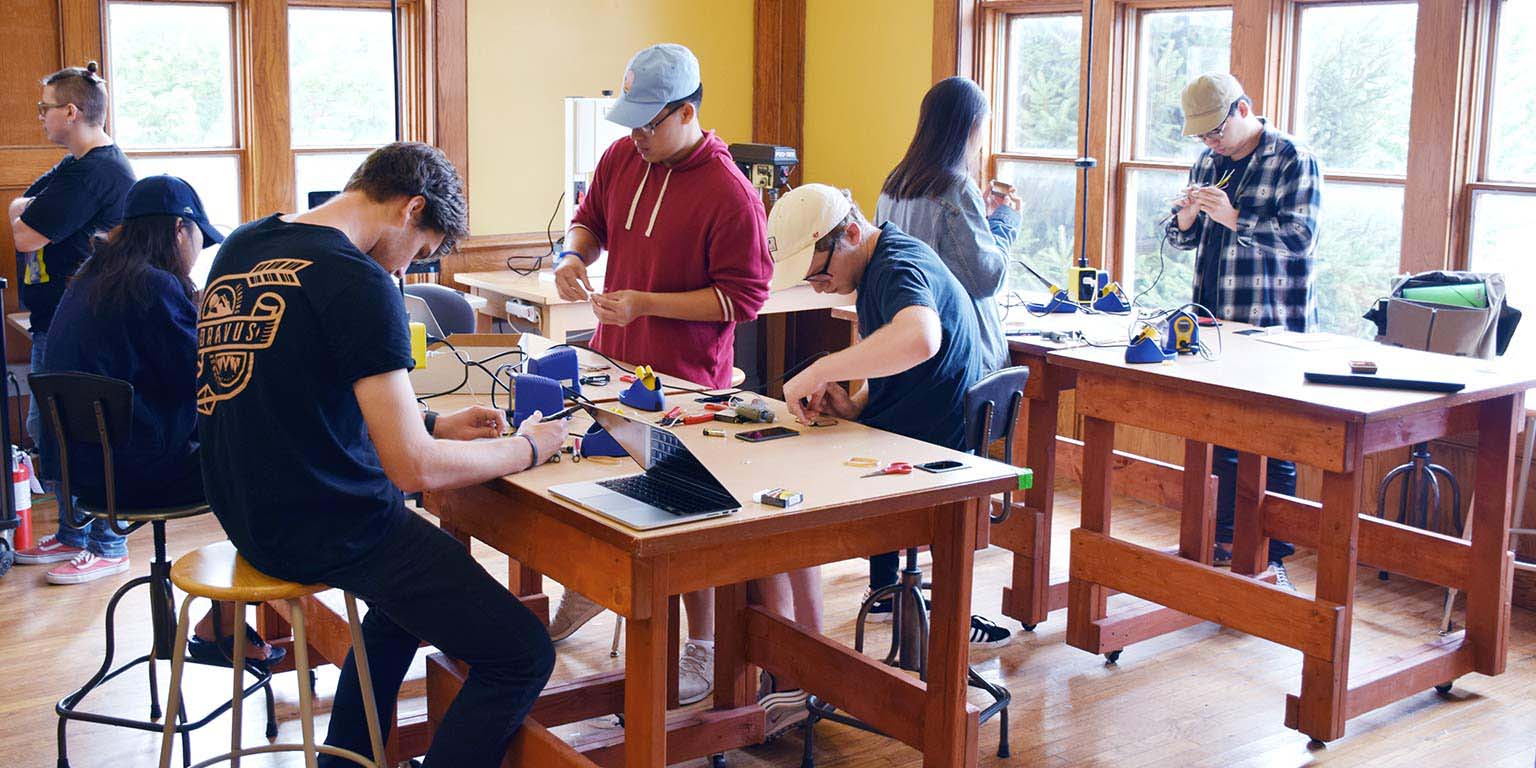 Image of the Makerspace lab in Myles Brand Hall
